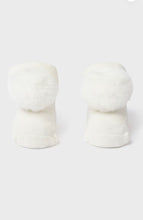 Load image into Gallery viewer, Cream pom pom sock and headband gift set 9657
